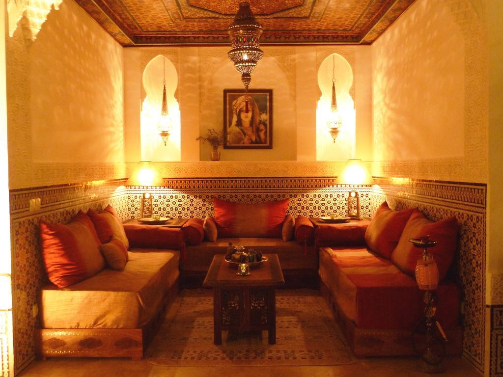 Riad Viva Marraquexe Exterior foto A Moroccan living room