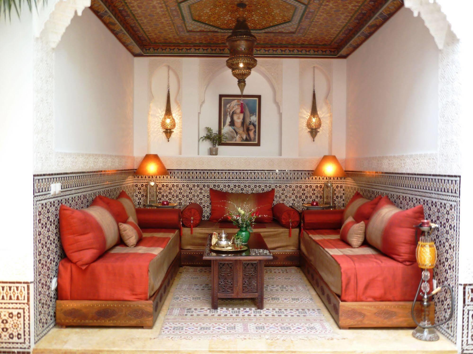 Riad Viva Marraquexe Exterior foto A Moroccan salon